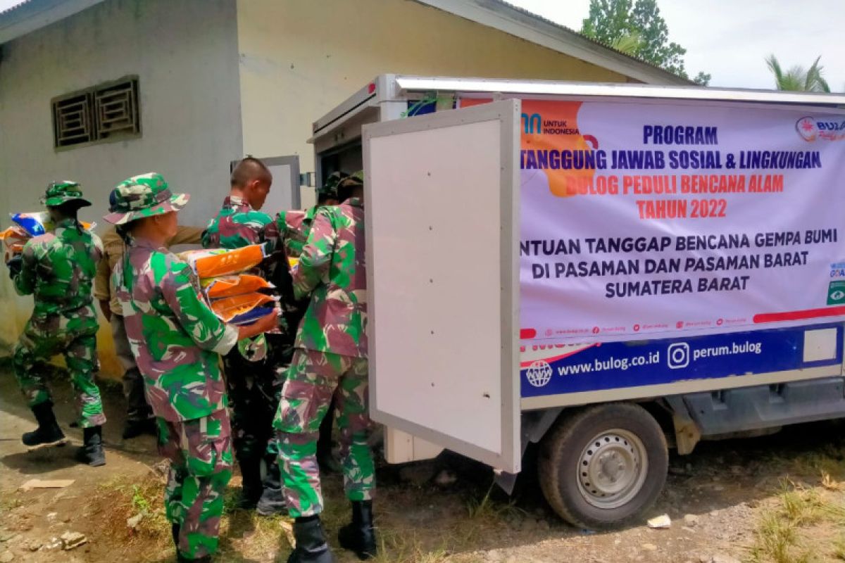 Bulog salurkan bantuan gempa Sumatera Barat