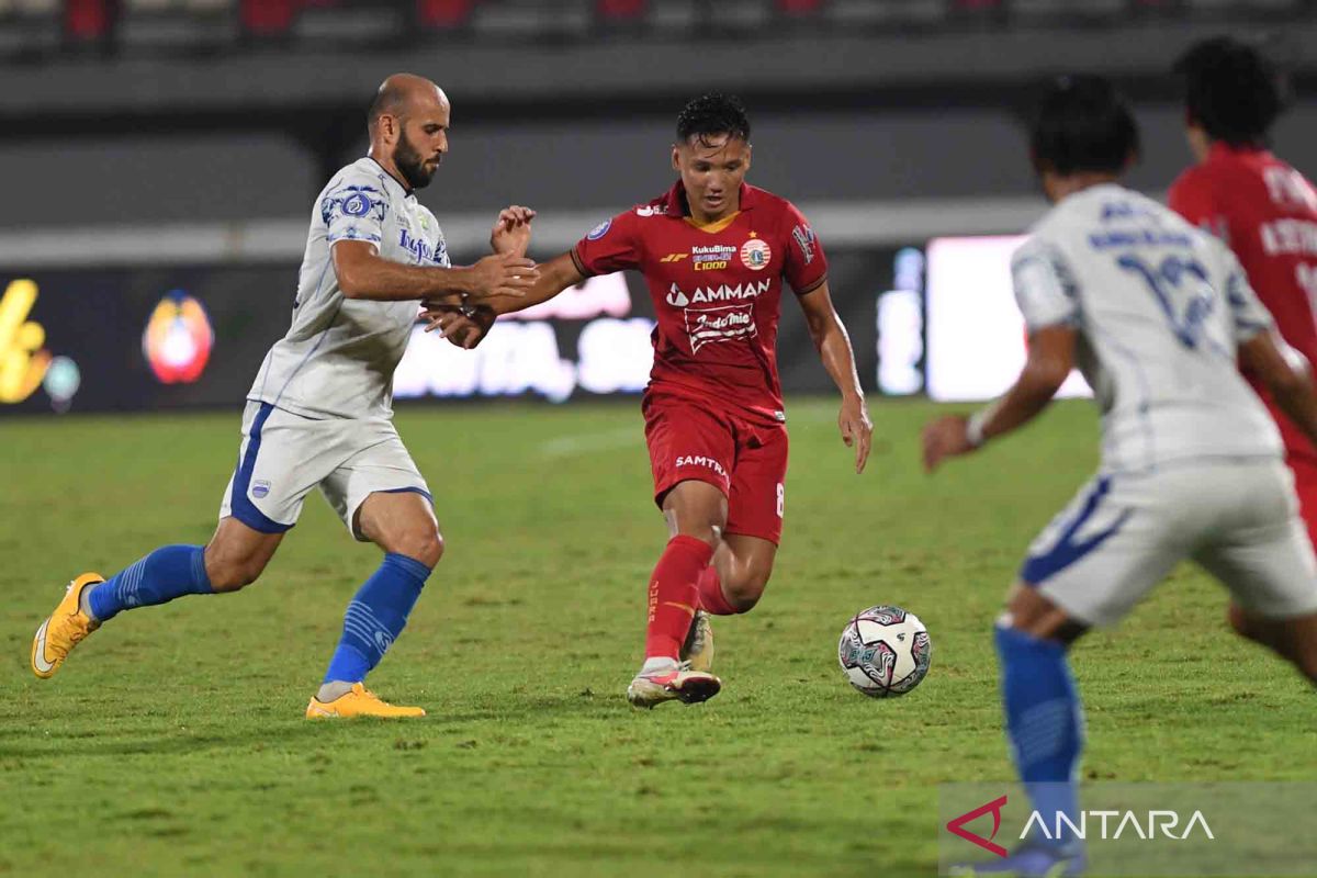 Pelatih Persija sepakat Syahrian Abimanyu dikartu merah