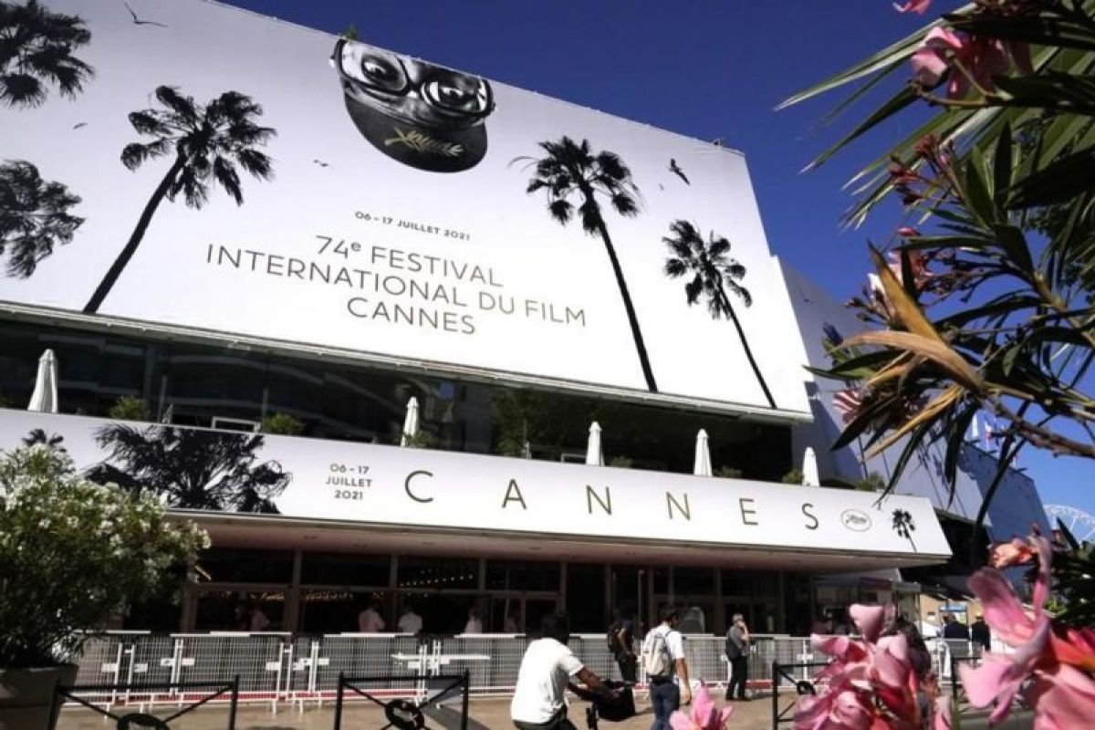 Festival Film Cannes larang kehadiran delegasi resmi dari Rusia