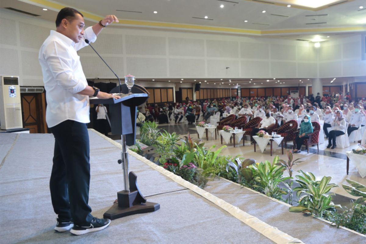 Wali Kota Surabaya kumpulkan kader kesehatan jelaskan isu pemecatan
