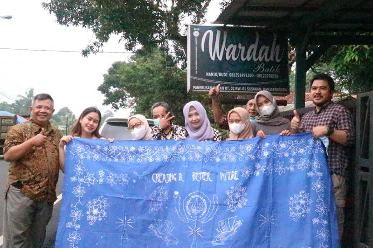Unsoed Purwokerto bekali pelajar di Banjarnegara dengan keterampilan membatik