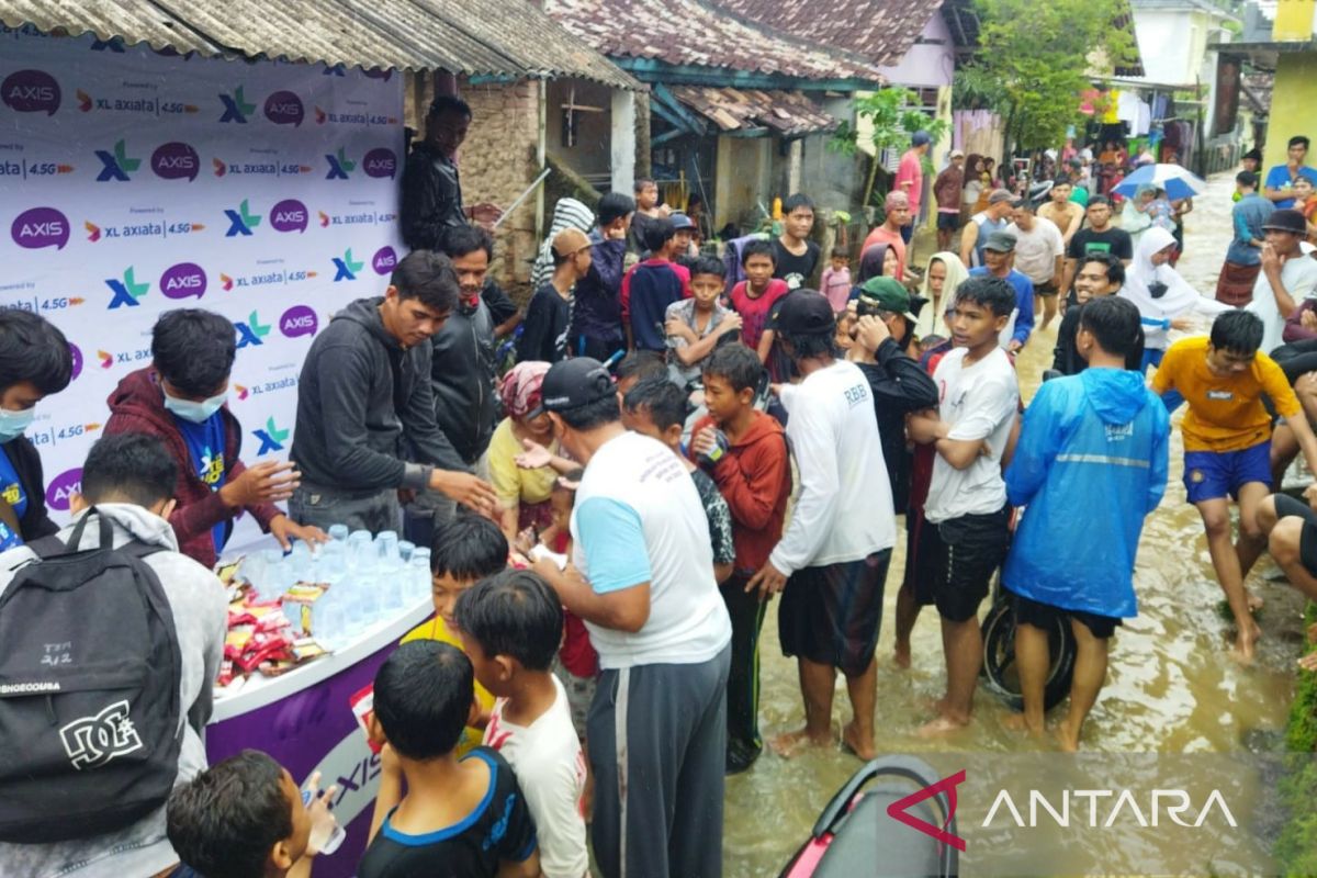Banjir di Serang - Banten, XL Axiata Pastikan Jaringan Aman dan Salurkan Bantuan Darurat