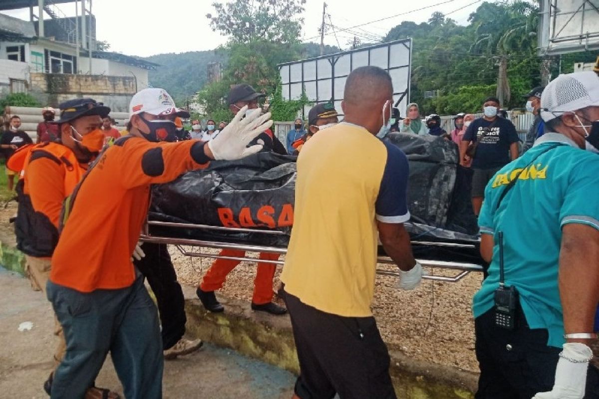 Korban terseret ombak di Pantai Bse G Jayapura ditemukan meninggal