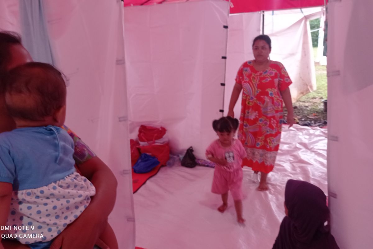 Warga pengungsi bencana di Kabupaten Lebak mulai terserang penyakit