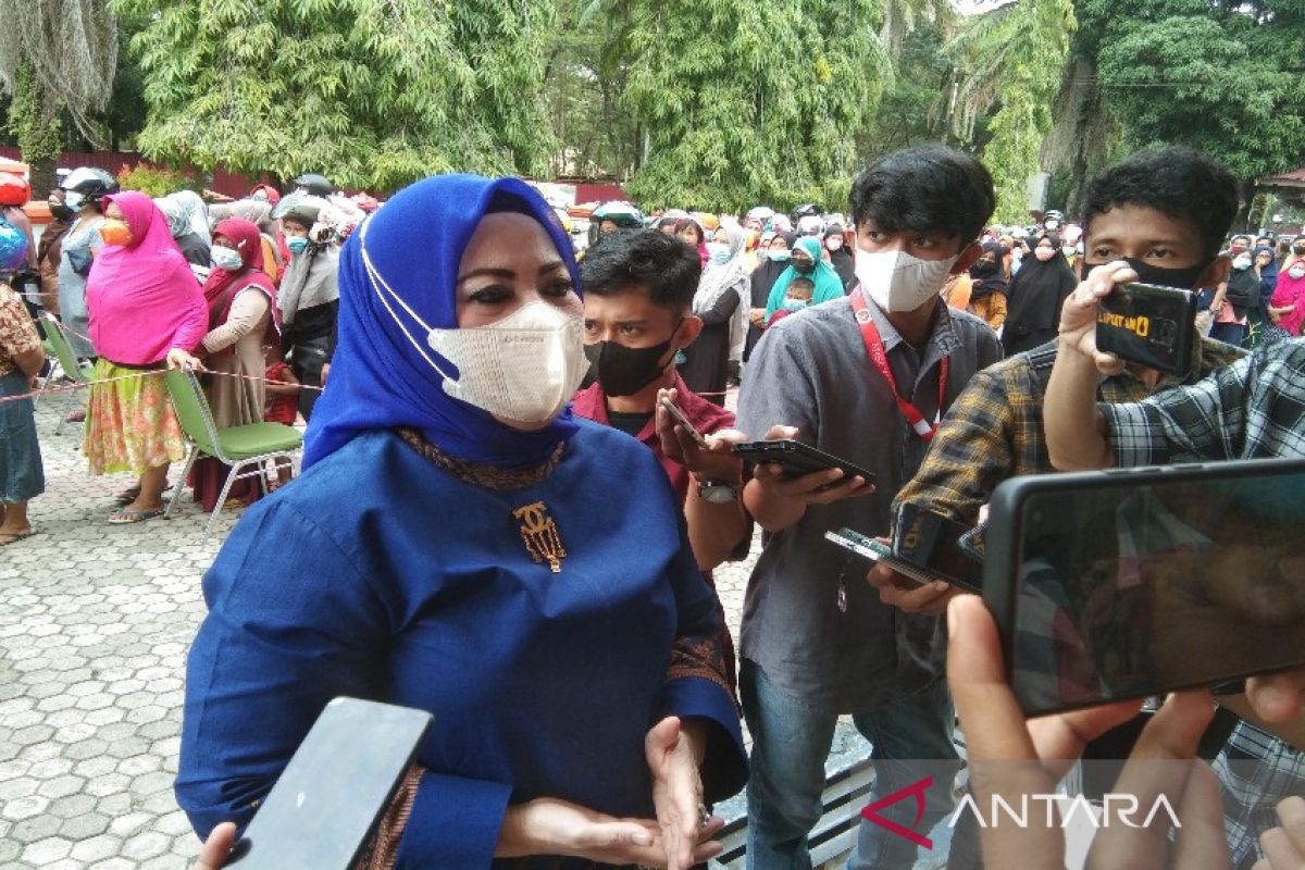 Disperindag Sulawesi Tenggara ancam pidana bagi penimbun minyak goreng