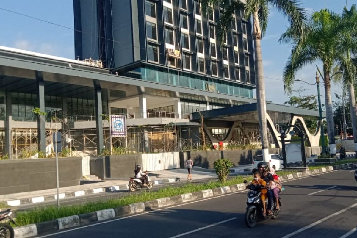 Mataram to revise hotel tax revenue target if tourism improves