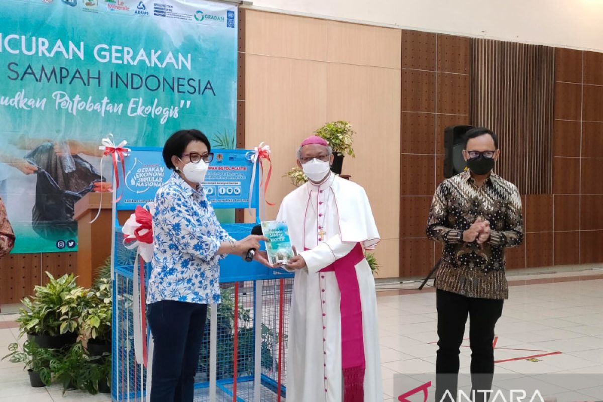 KLHK dan Gereja Katolik luncurkan kolekte sampah di Bogor