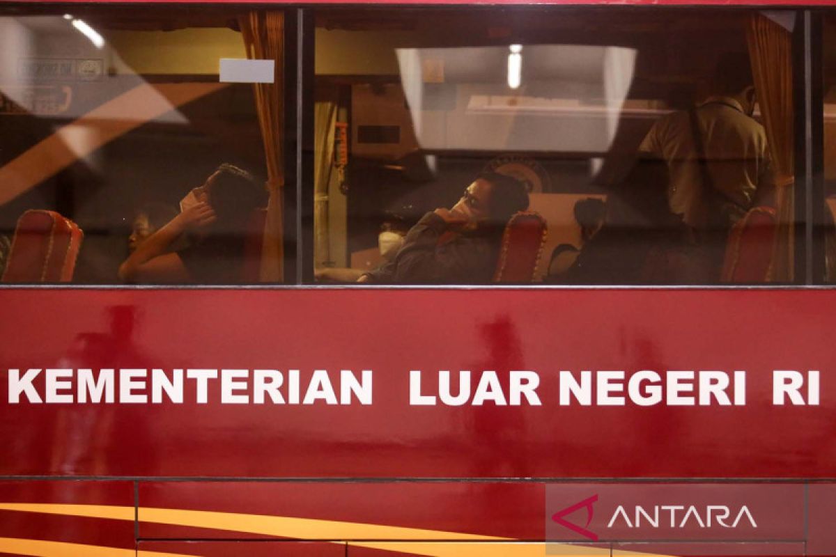 Sebanyak 120 WNI di Ukraina telah kembali ke Indonesia