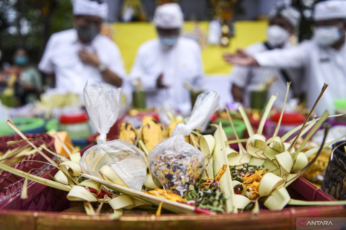 Aneka kuliner yang mewarnai perayaan Nyepi