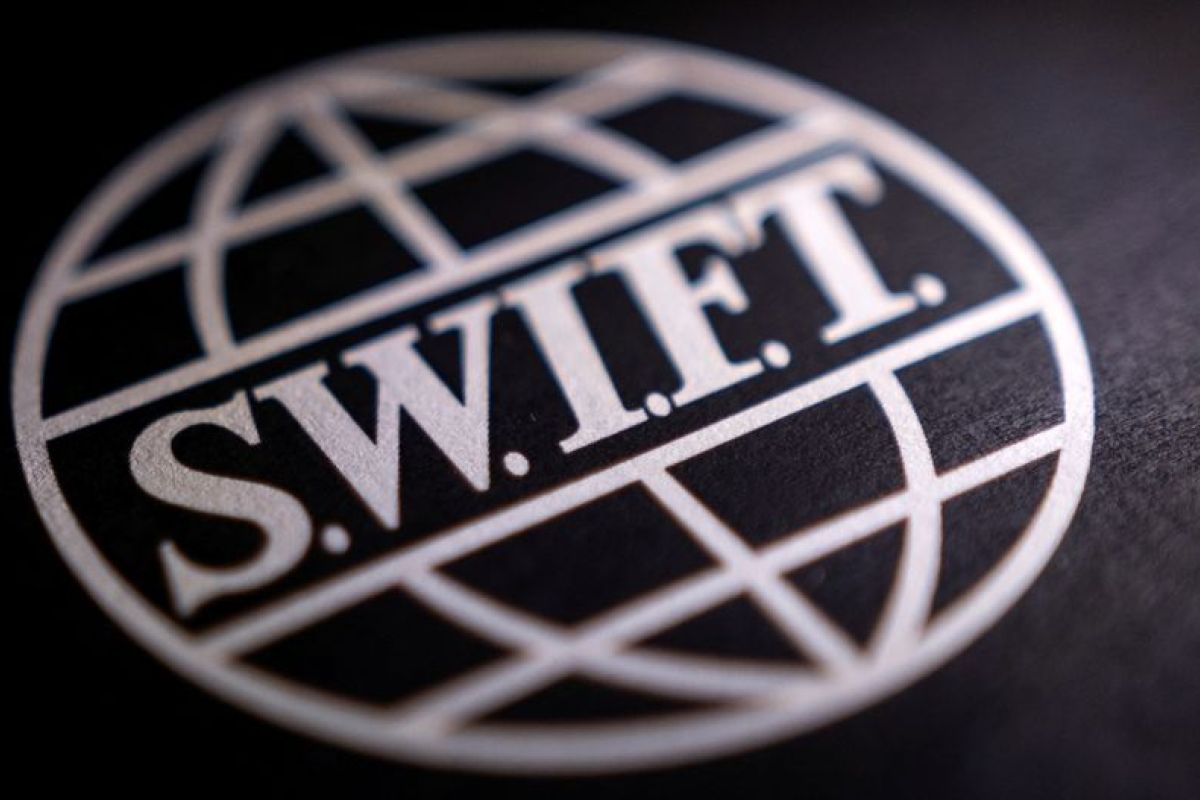 Uni Eropa larang 7 bank Rusia dari SWIFT, tapi hindarkan energi mereka
