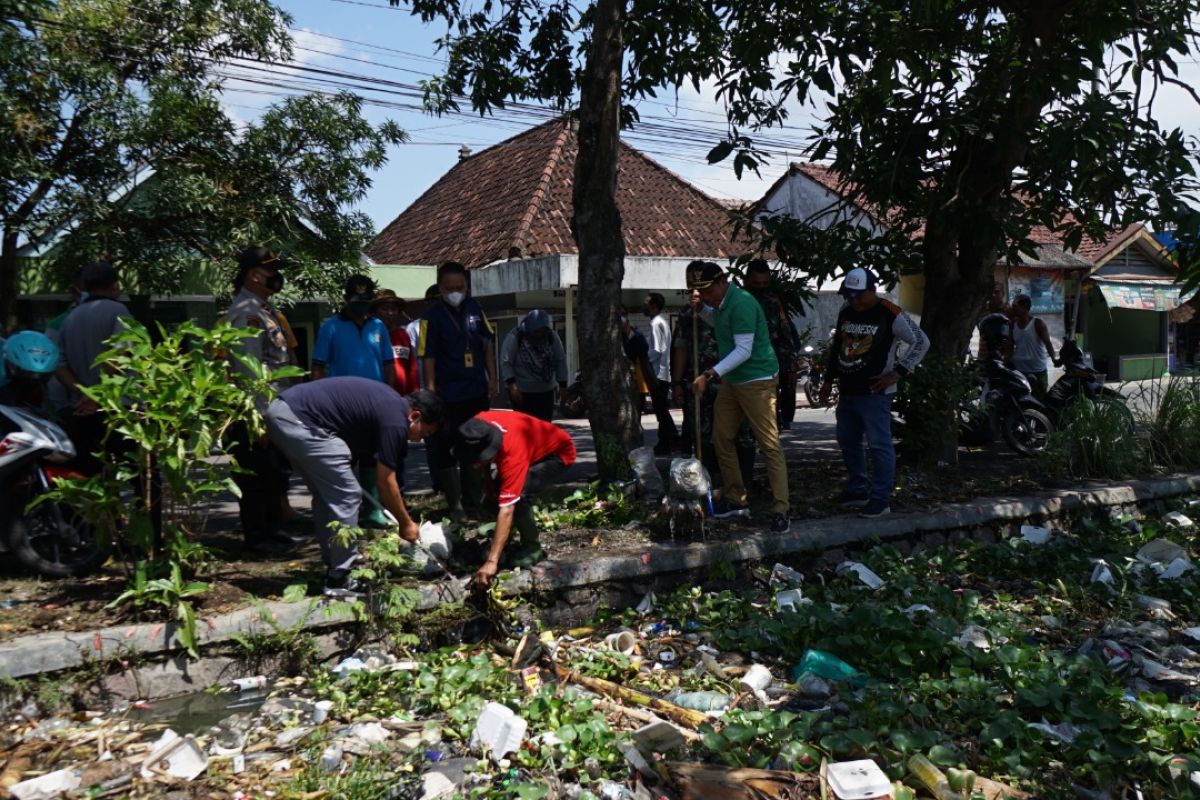 Wabup Sidoarjo sebut pendangkalan sungai sebabkan banjir di Tanggulangin