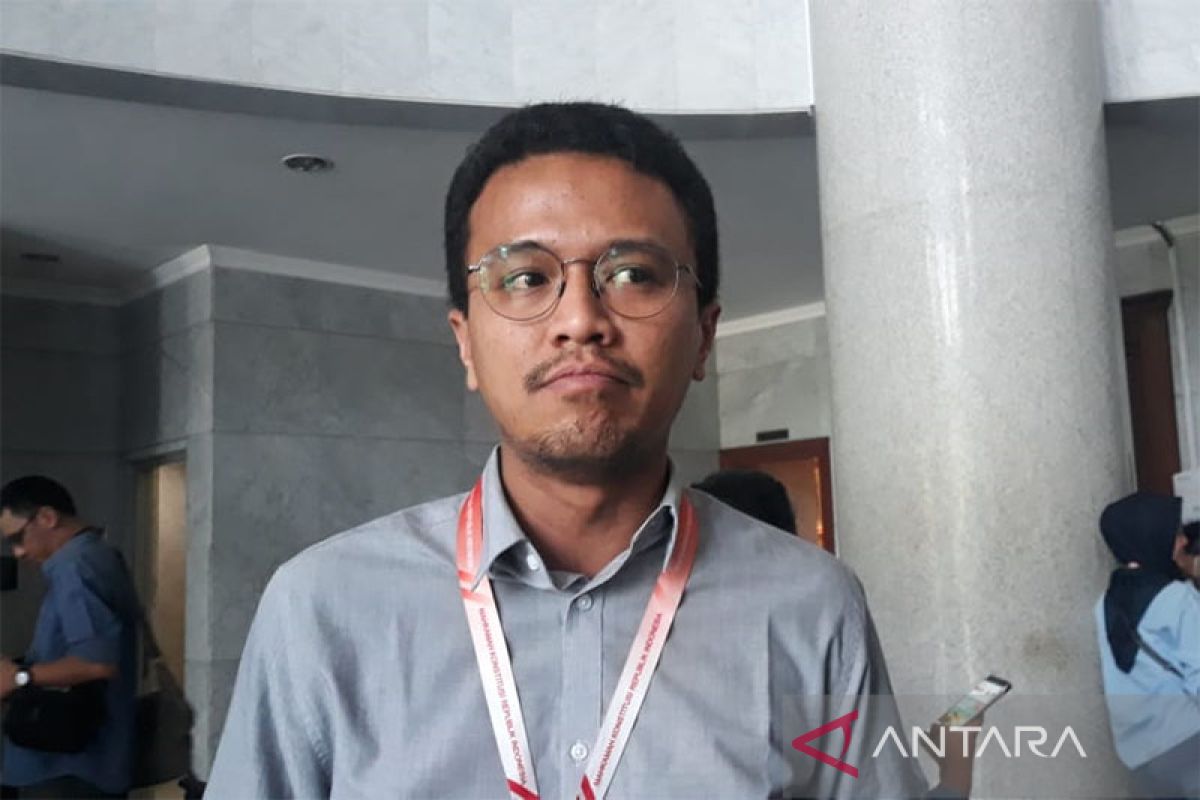 Stafsus Mensesneg: Penurunan kepuasan publik terhadap pemerintahan Jokowi proses alami demokrasi