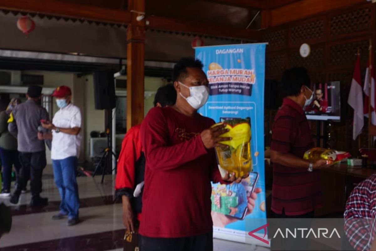 Kota Surakarta gandeng Dagangan lakukan operasi pasar minyak goreng