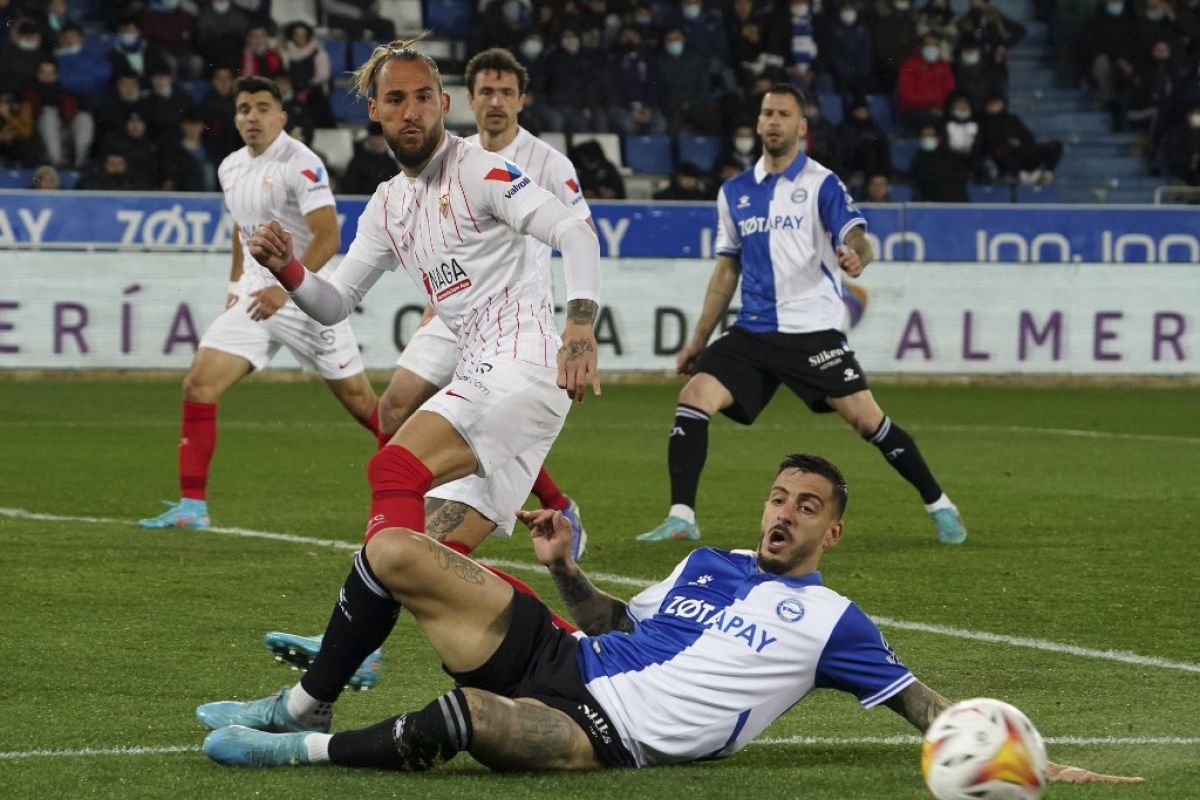 Sevilla membuang peluang dekati Madrid setelah diimbangi Alaves
