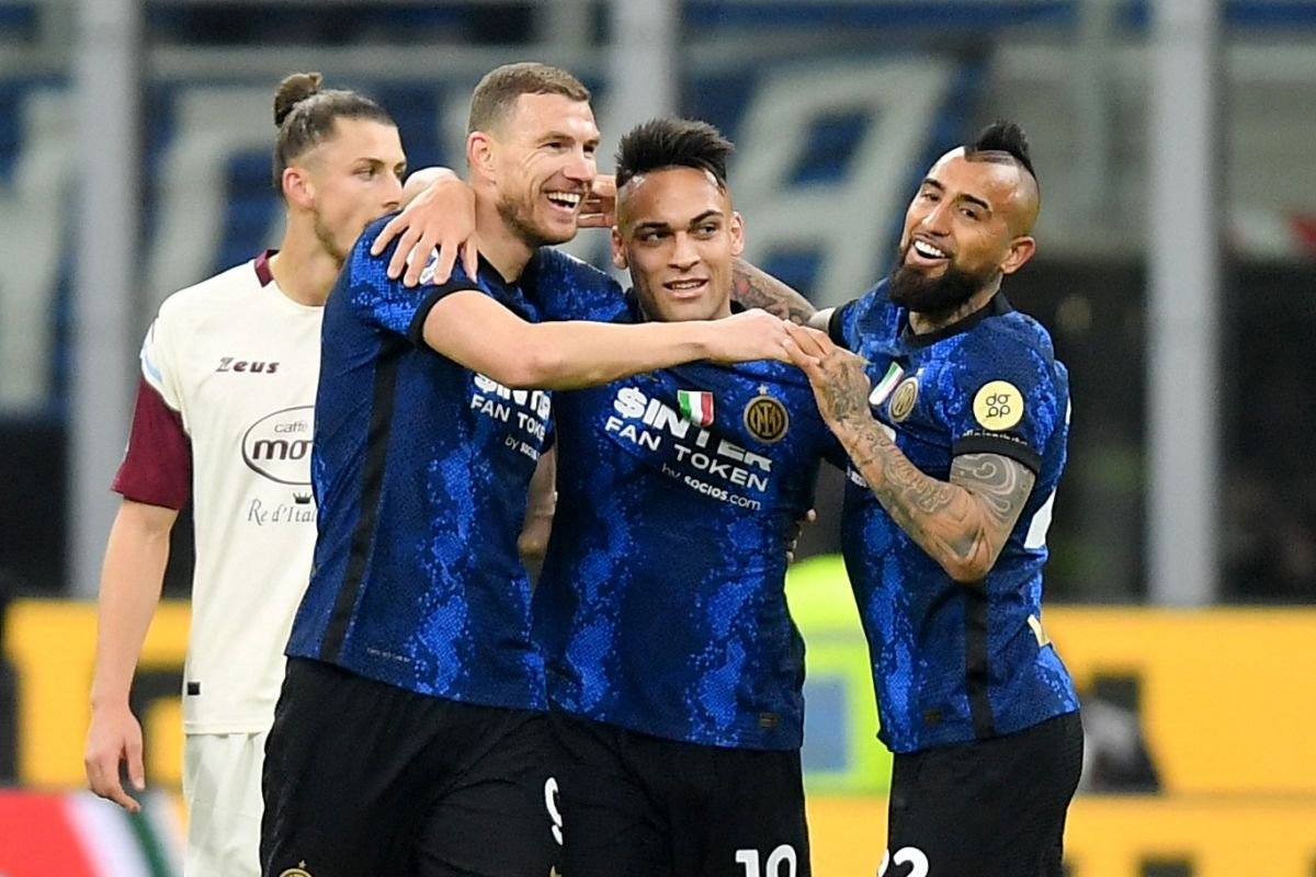 Tiga gol Lautaro Martinez antarkan Inter puncaki Serie A