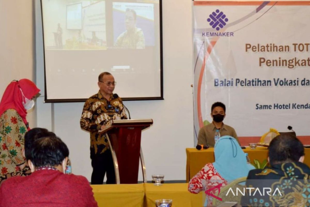 Kemnaker tingkatkan produktivitas instruktur BPVP dan BLK di Sultra