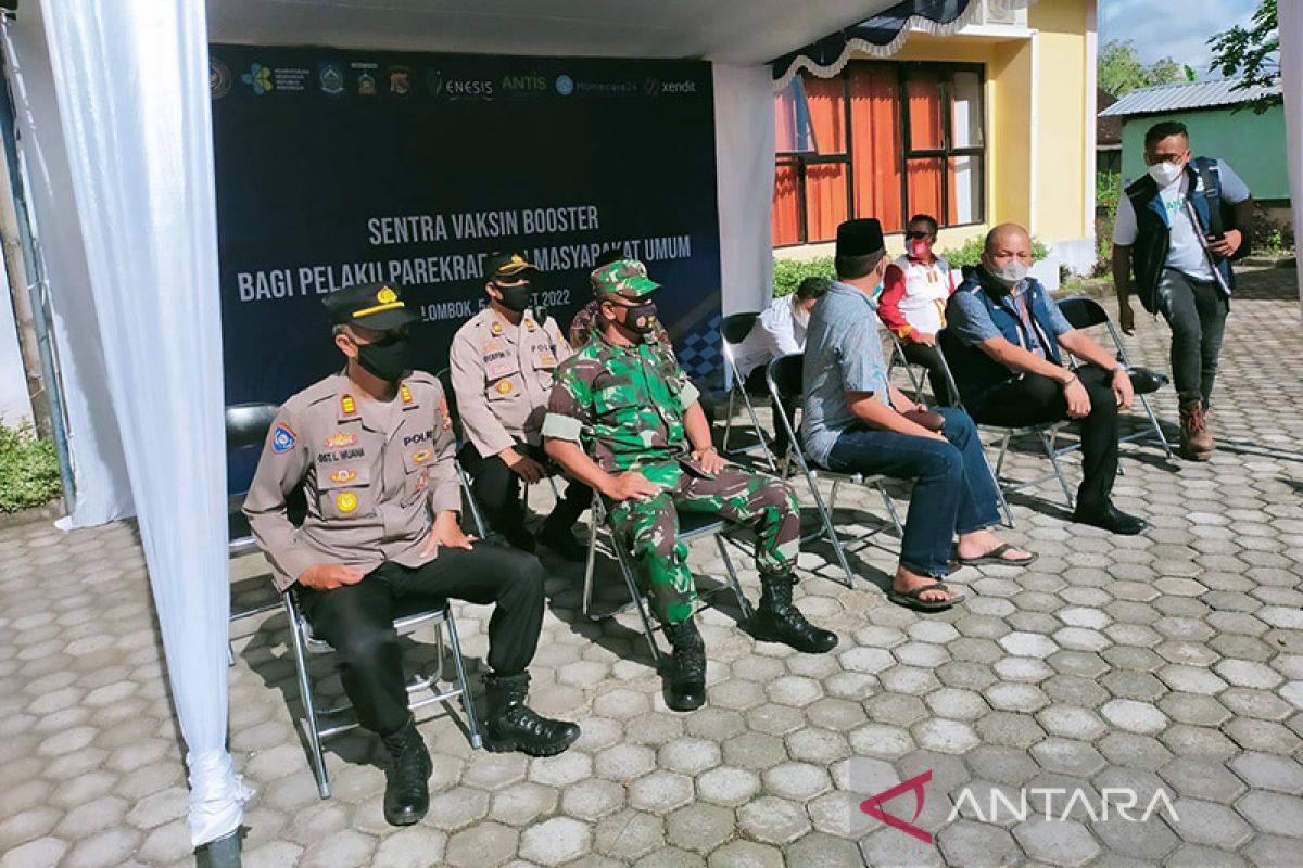 Kemenparekraf buka gerai vaksinasi penguat di lingkar Mandalika