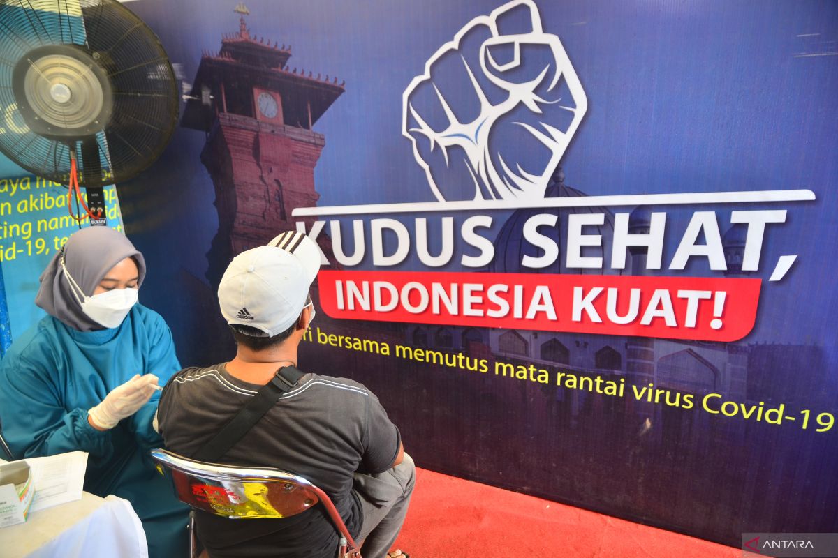 Kasus terkonfirmasi COVID-19 di Indonesia bertambah 30.148 pada Selasa