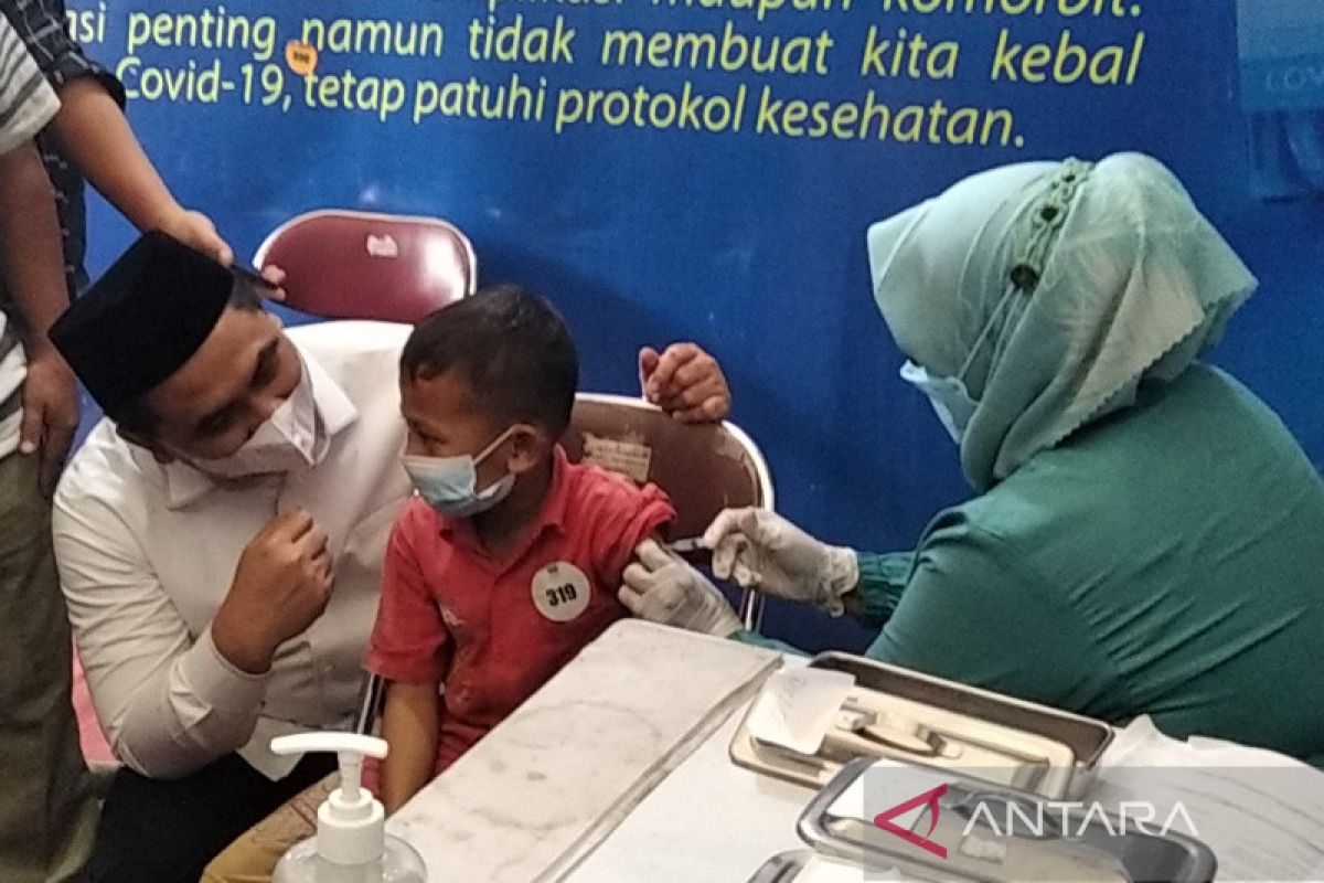 Taj Yasin minta Dinkes Kabupaten/Kota cermati masa kedaluwarsa vaksin