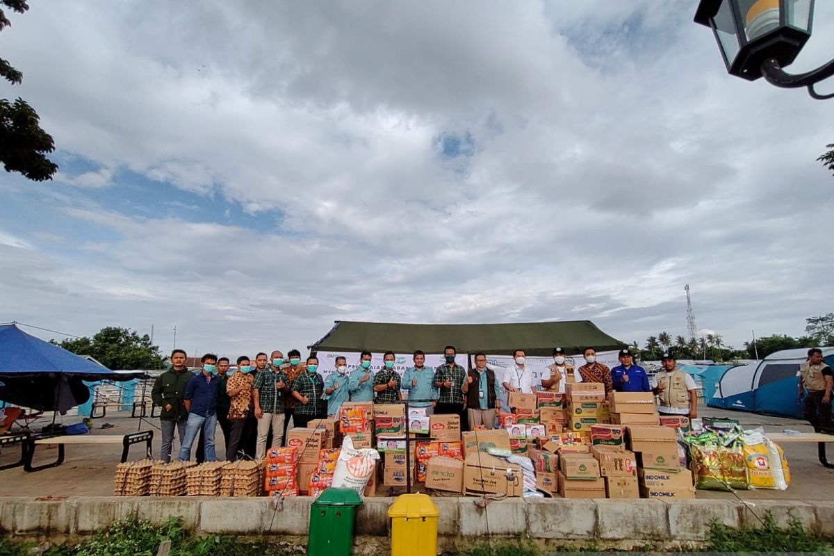 PT Pegadaian Kanwil IX Jakarta salurkan paket bantuan korban banjir Serang