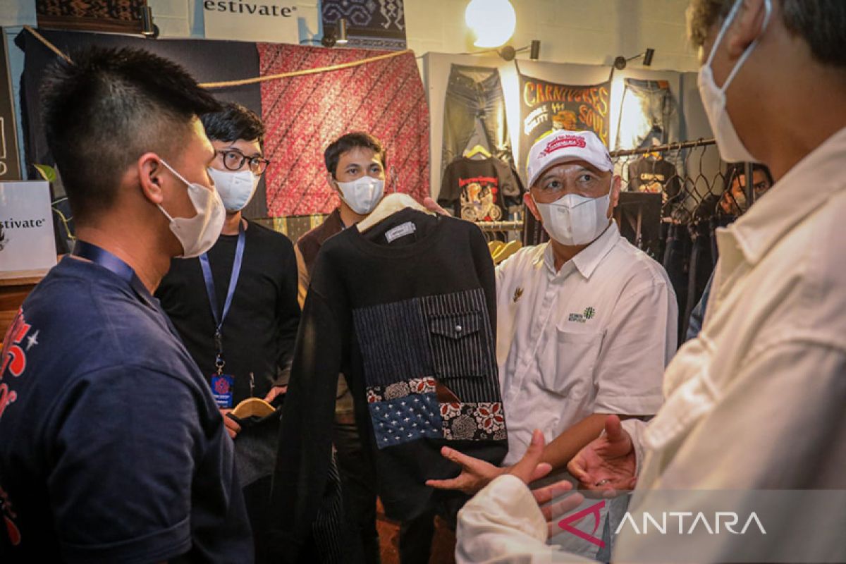 SMEs Minister encourages Indonesian consumers to buy domestic products