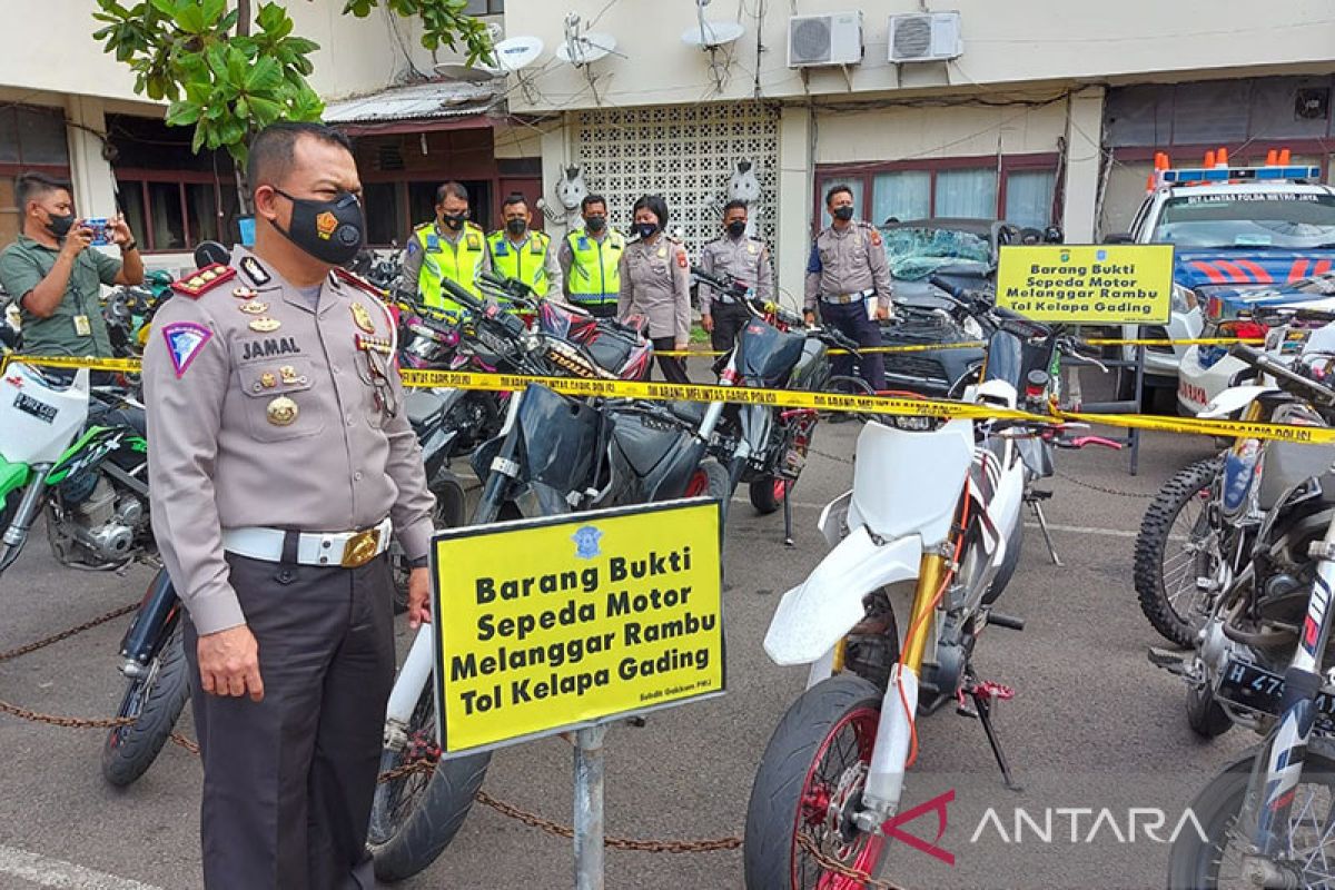 Pemeriksaan CCTV kunci identifikasi rombongan supermoto masuk tol