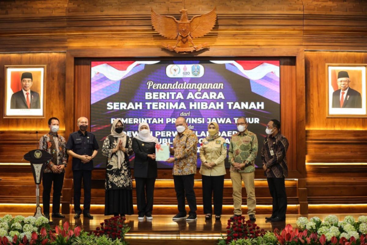 Pemprov Jatim serahkan hibah tanah kepada DPD untuk kantor perwakilan