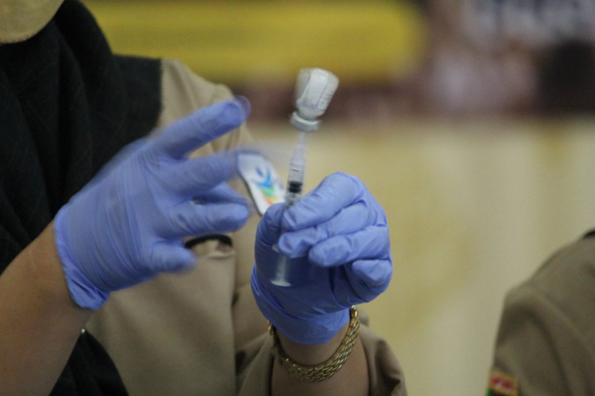 Warga Indonesia penerima dua dosis vaksin COVID-19 mencapai 151,3 juta orang
