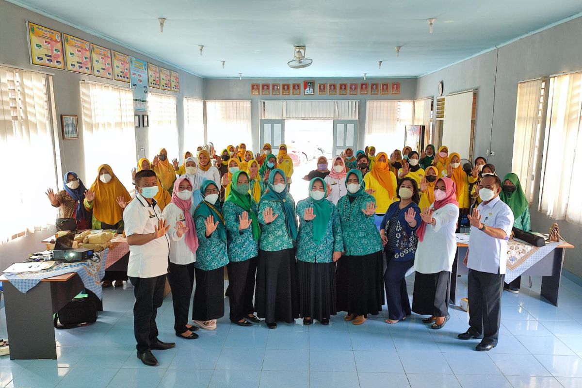 Ketua TP-PKK Lampung Tengah buka kegiatan penanganan bagi perempuan korban kekerasan