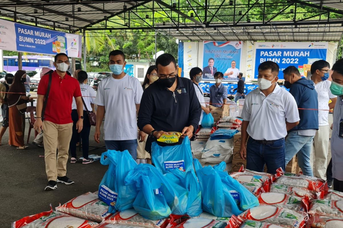 Erick Thohir dorong BUMN gelar pasar sembako murah di Kota Batam