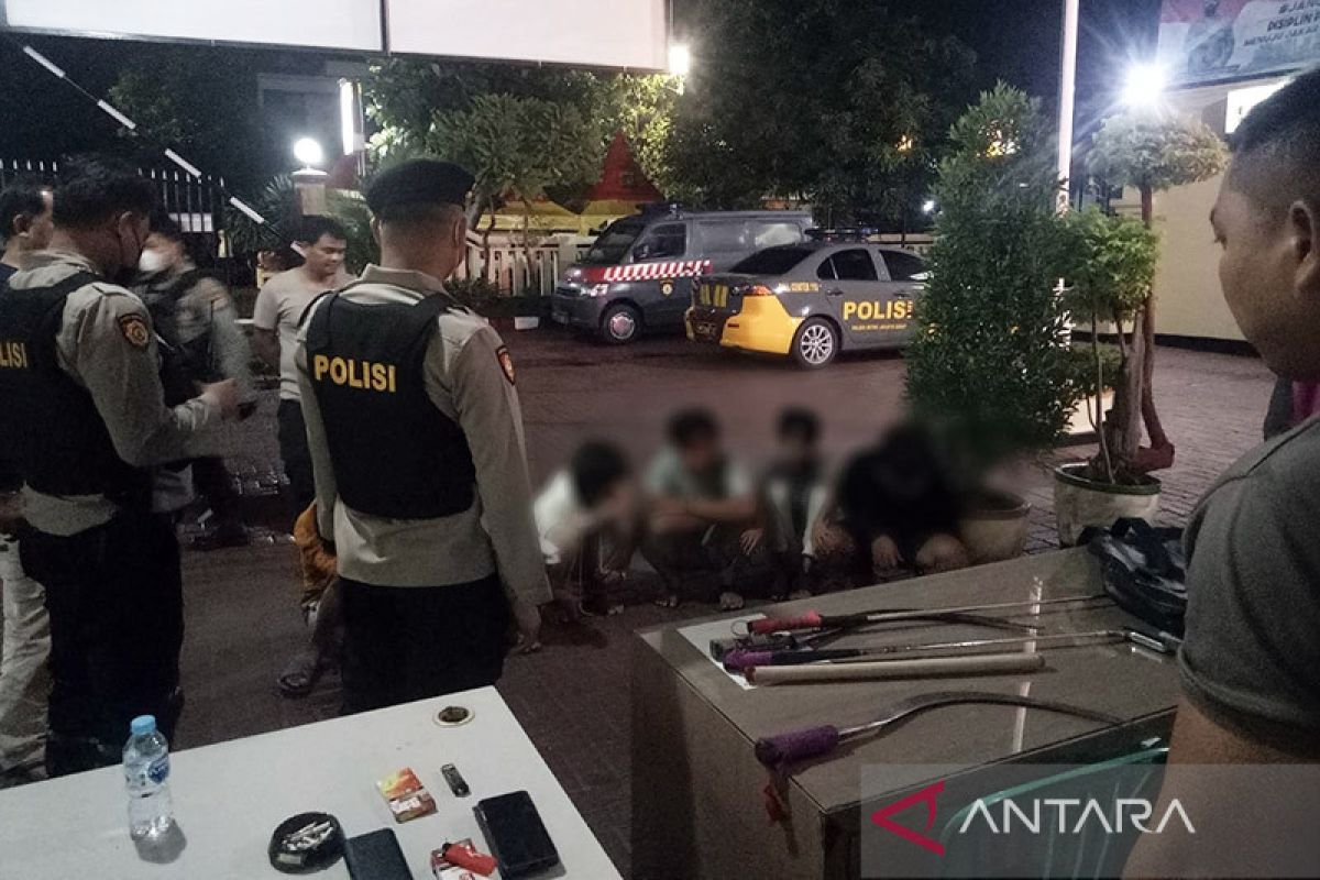 Polisi masih periksa 12 pemuda diduga hendak tawuran di Jakbar