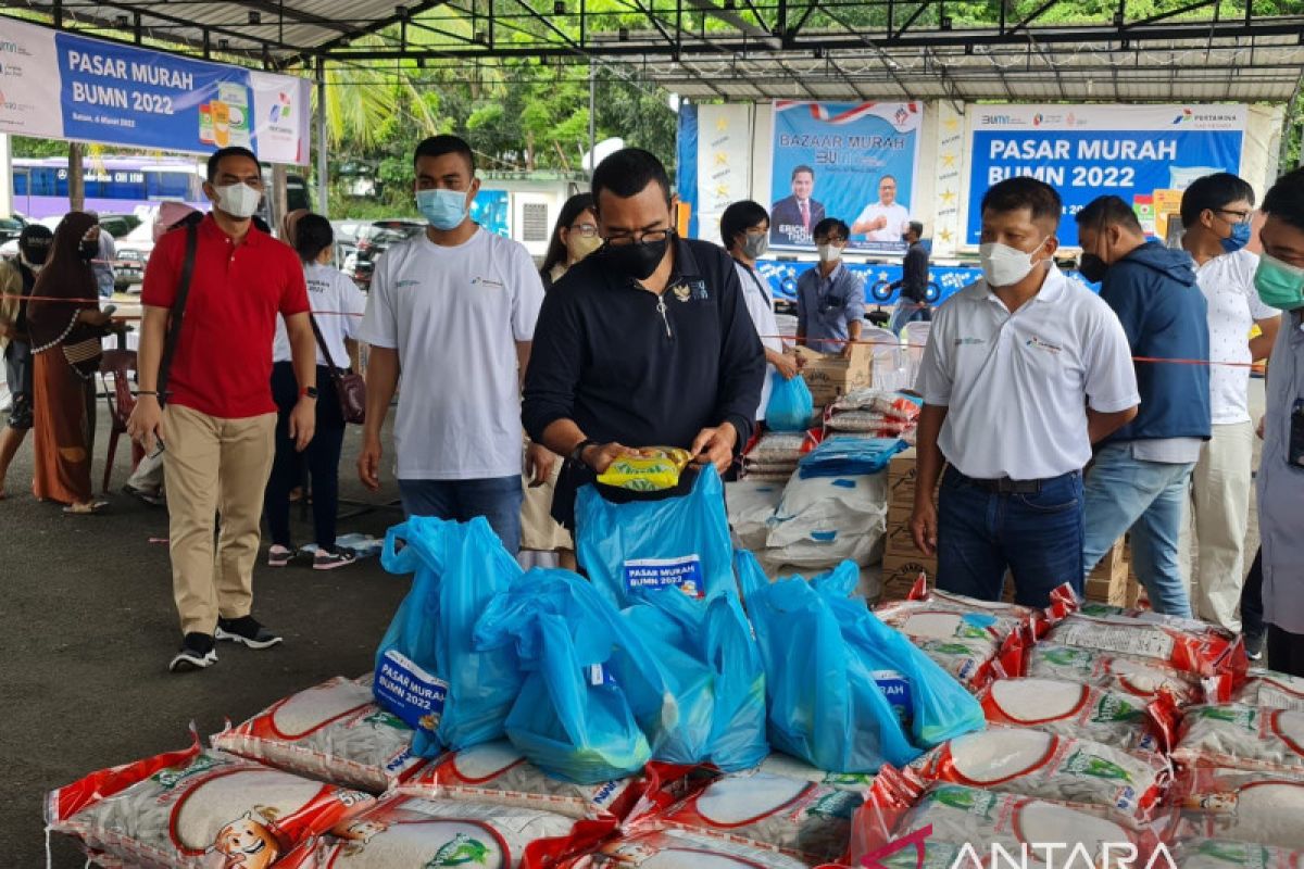 Erick Thohir dorong BUMN gelar pasar bahan pokok murah di Kota Batam