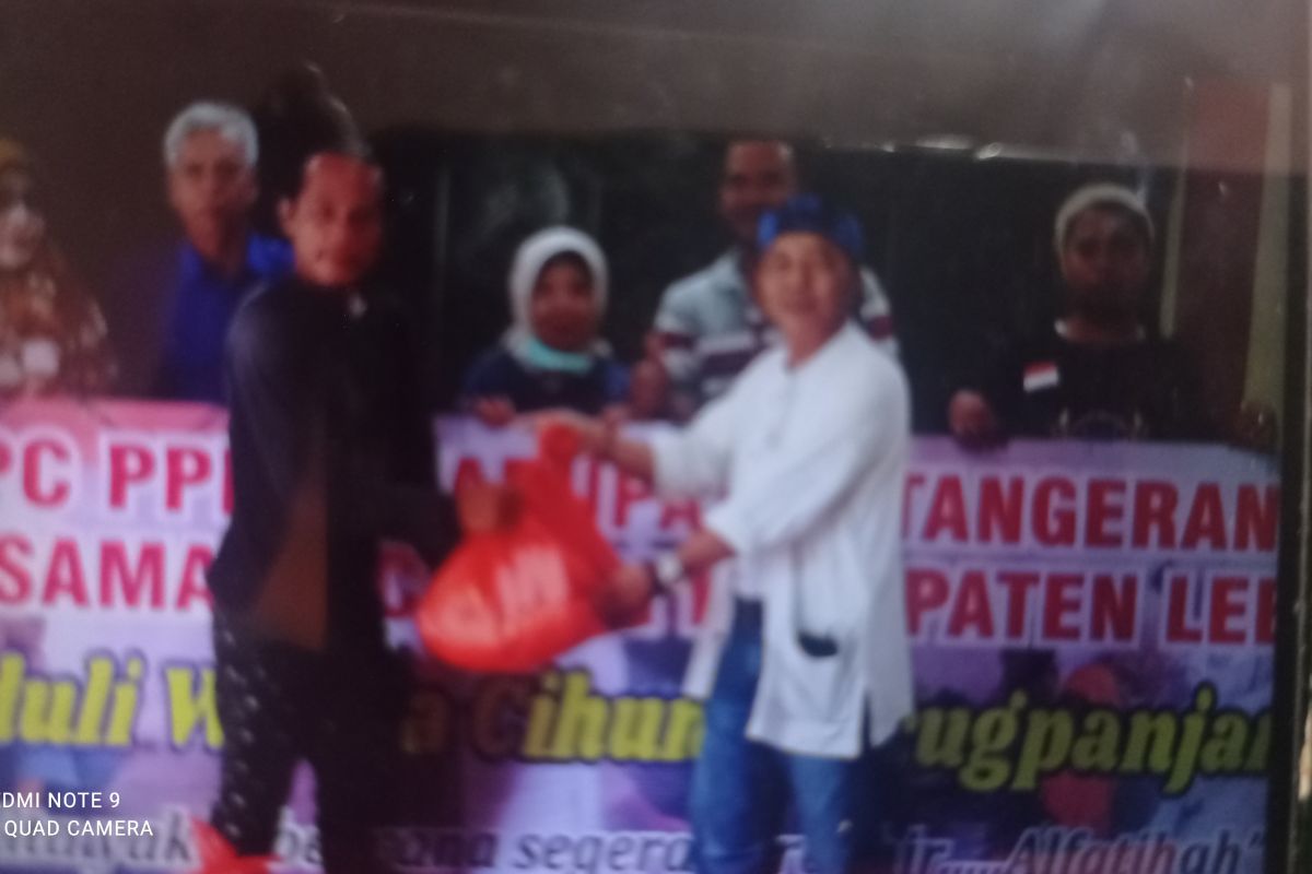 KWRI Banten bantu sembako kepada korban bencana alam di Kabupaten Lebak