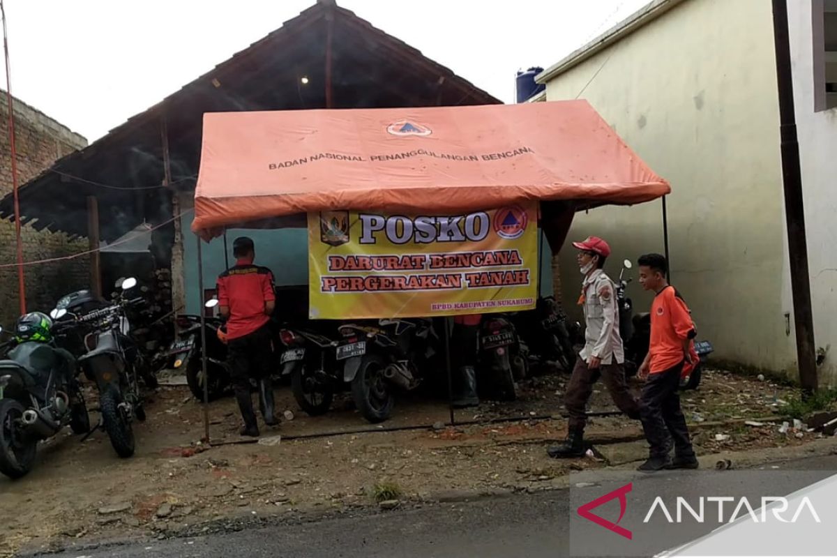 Pergerakan tanah rusak puluhan rumah di Sukabumi, BPBD buka posko