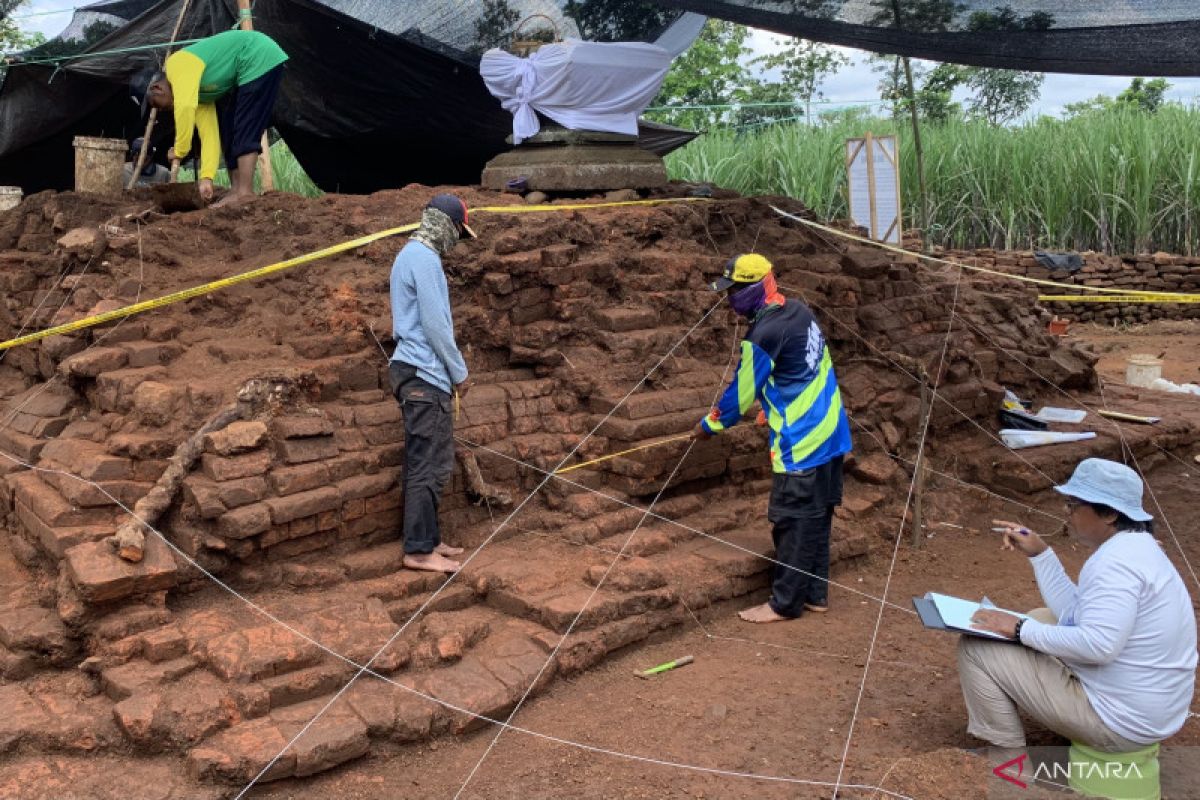 Bangunan candi di Situs Srigading Malang runtuh karena pelapukan