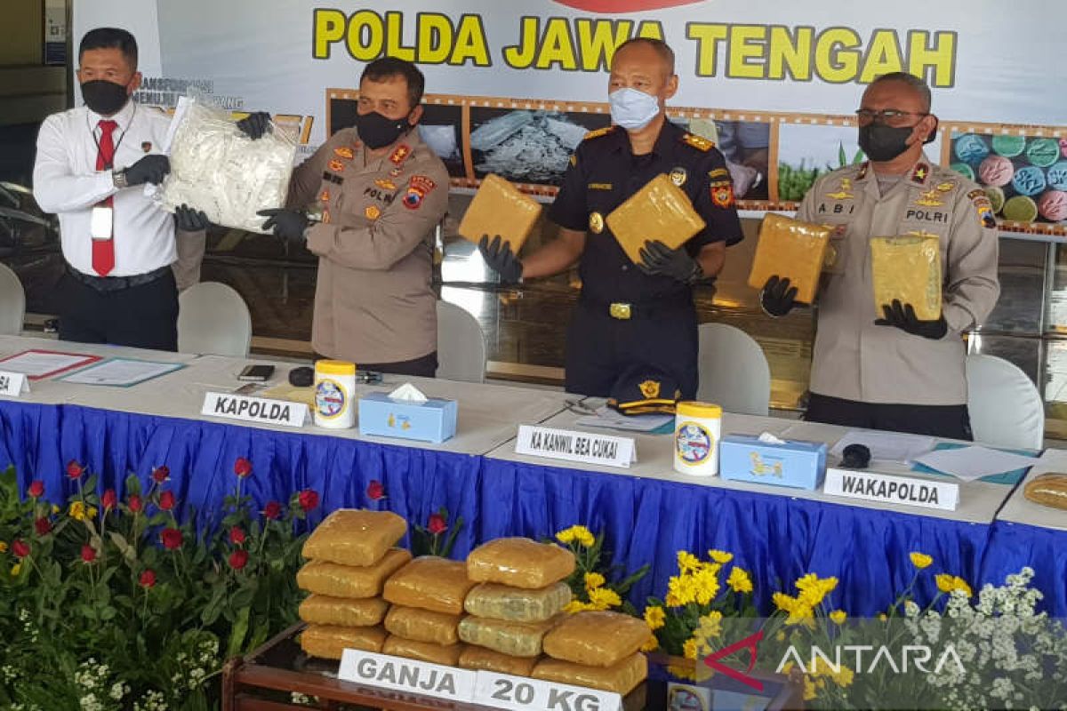 Operasi Bersinar Polda Jateng ungkap peredaran 24,44 kilogram ganja