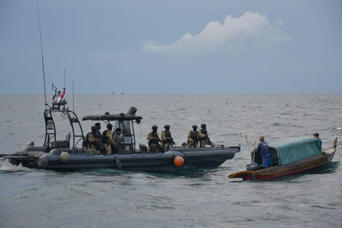 Lantamal IV gelar operasi penindakan pelanggaran hukum di laut, seperti pelanggaran batas wilayah perairan dan kasus penyelundupan