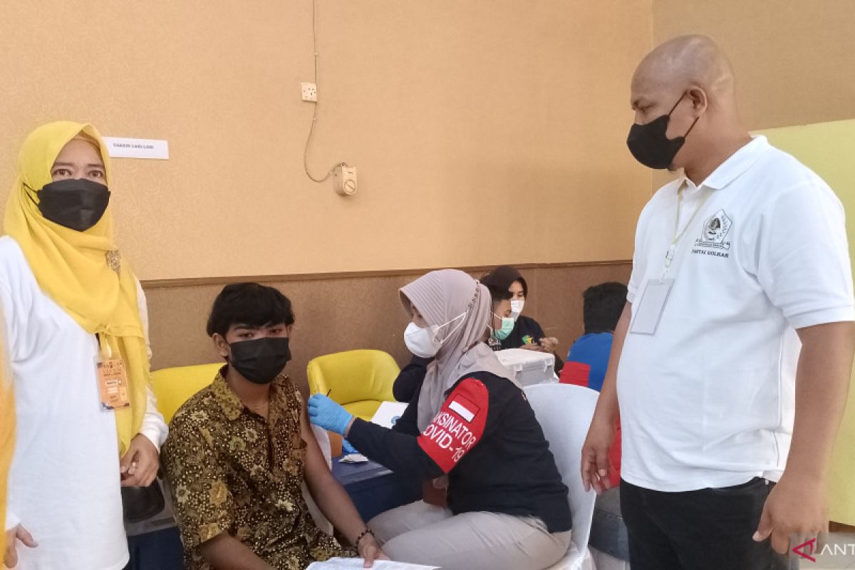 Tarik minat, Ormas di Riau gelar vaksinasi COVID-19 berhadiah minyak goreng