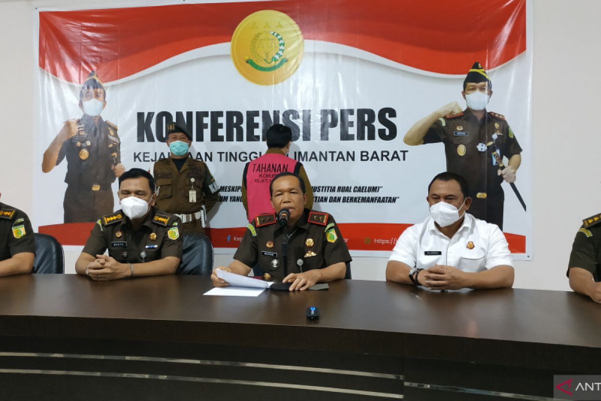 Kejati Kalbar tahan tersangka korupsi Rp6,1 M sebuah bank di Kabupaten Ketapang