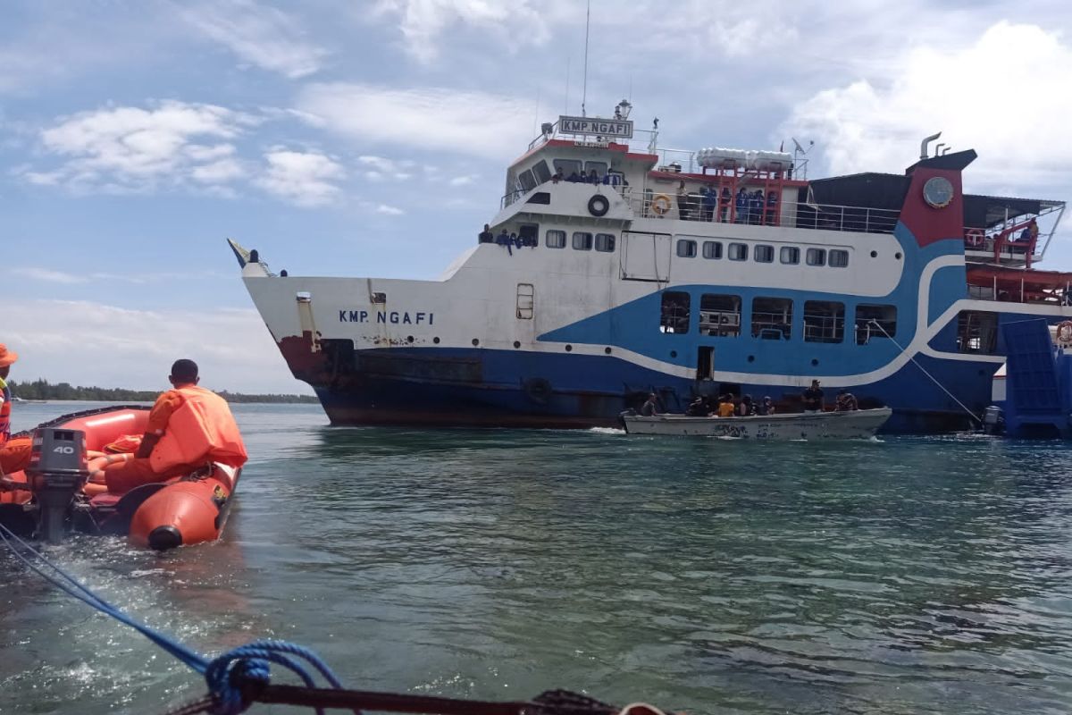 Tim SAR evakuasi 253 penumpang feri di perairan Morotai, begini kronologinya