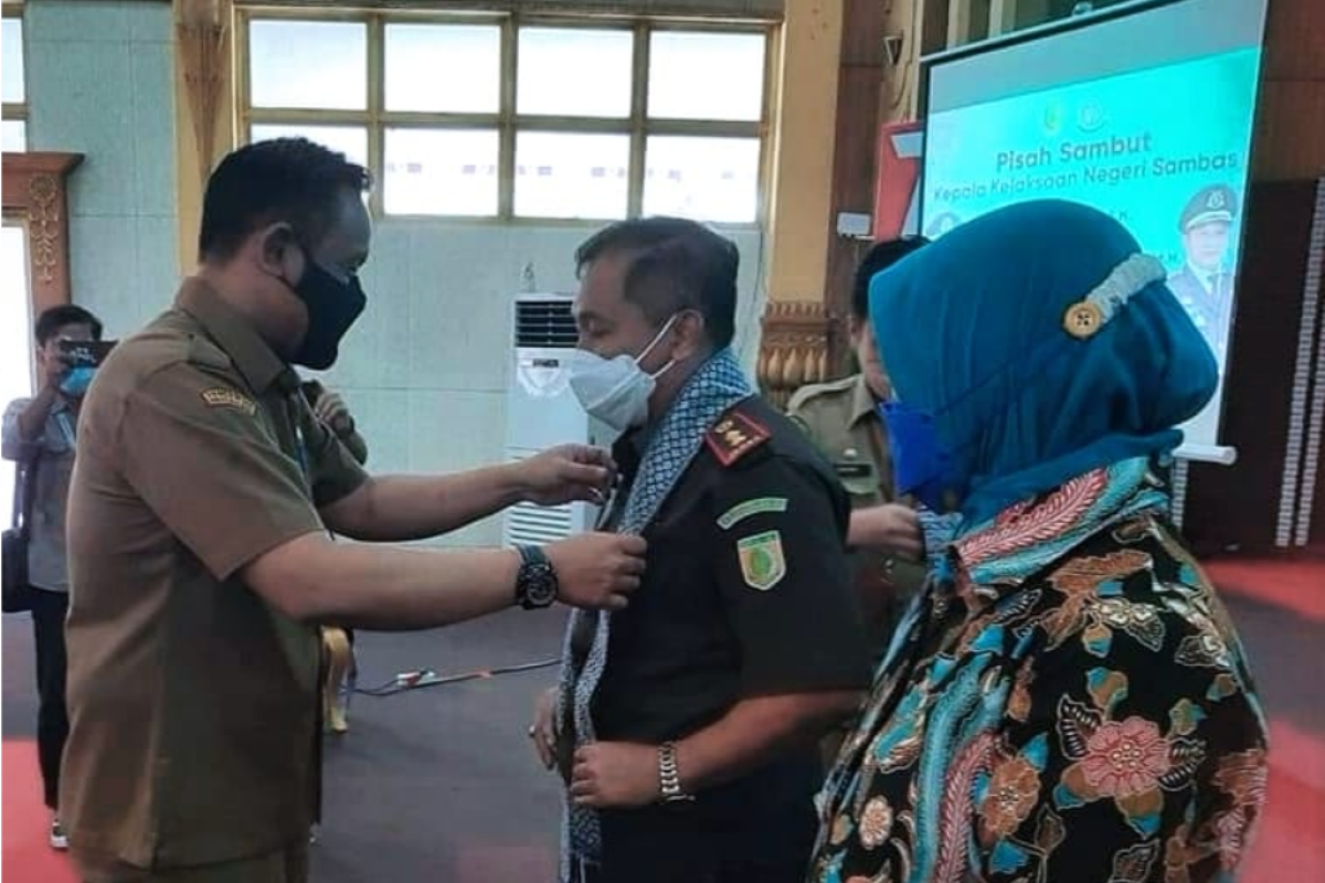 Pisah sambut Kepala Kejari Sambas di Aula Kantor Bupati Sambas