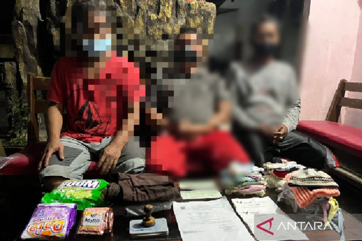 Tiga pelaku pungli uang keamanan di kawasan pertokoan Mataram ditangkap