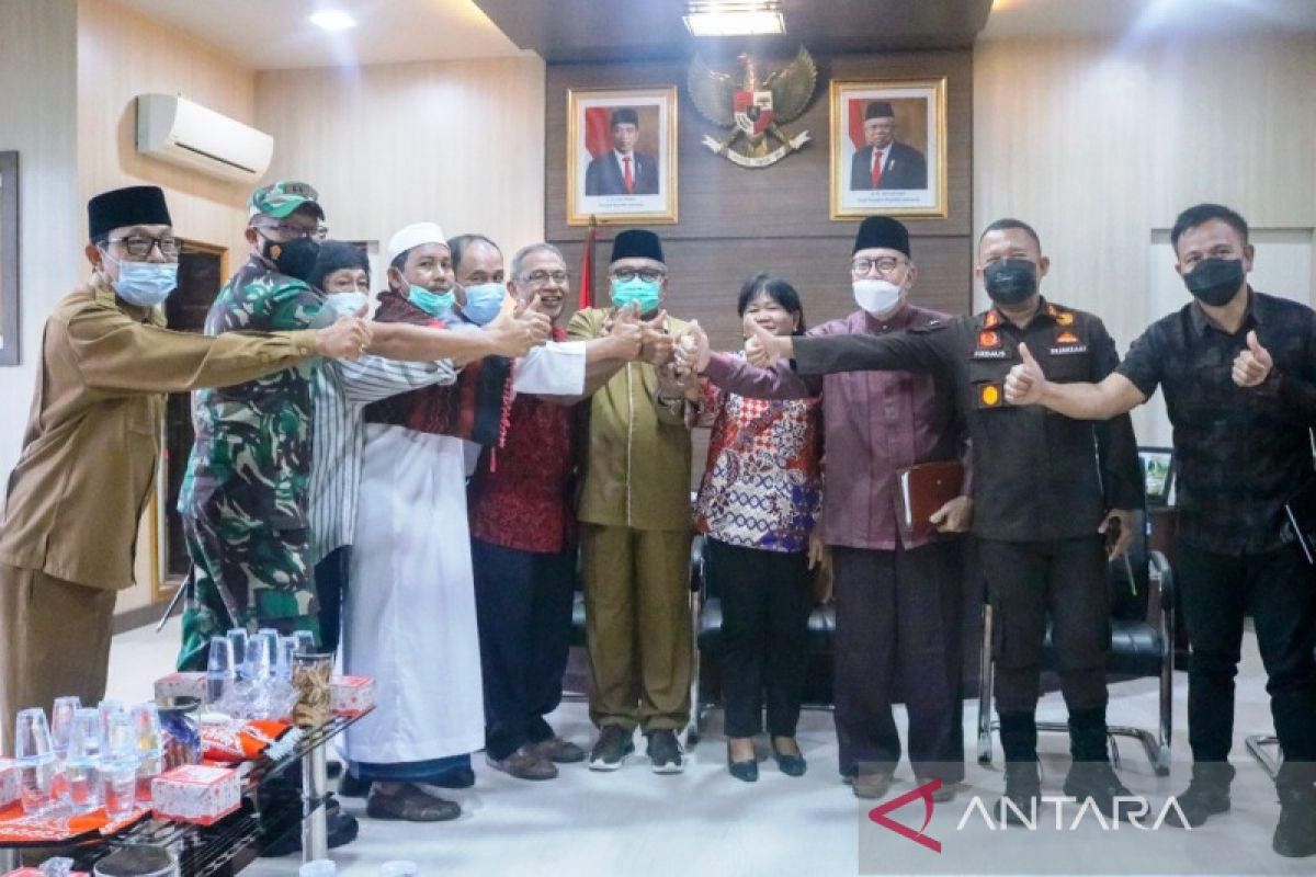 Tokoh lintas agama Aceh Barat tak pernah terganggu suara adzan