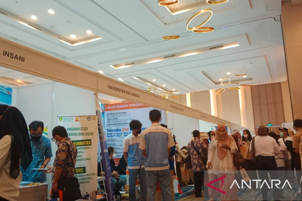 Disdik Jabar selenggarakan "Bekasi Edu dan Job Fair"