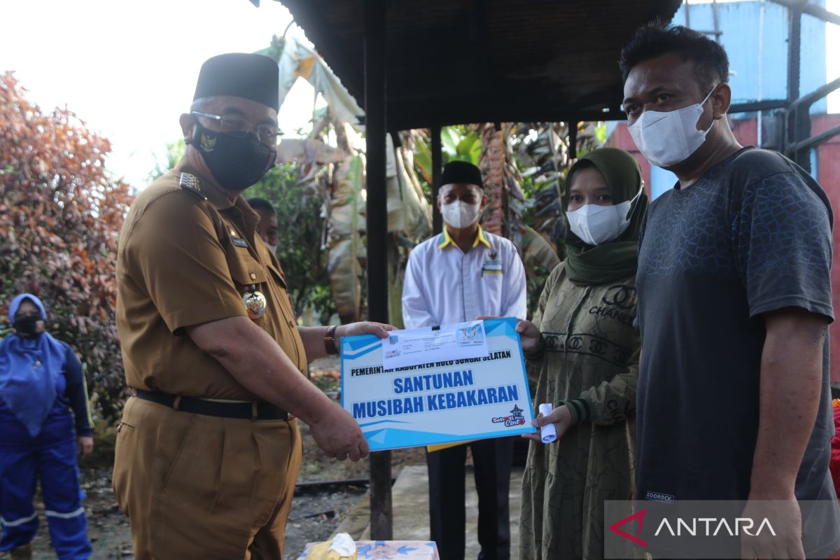 Korban kebakaran di Batang Kulur Kandangan terima bantuan