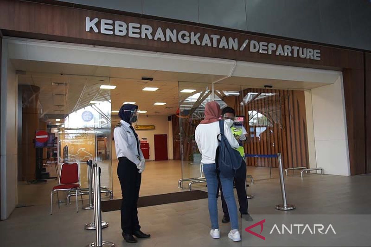 Bandara Lombok tak wajibkan penumpang tervaksin tes PCR dan antigen