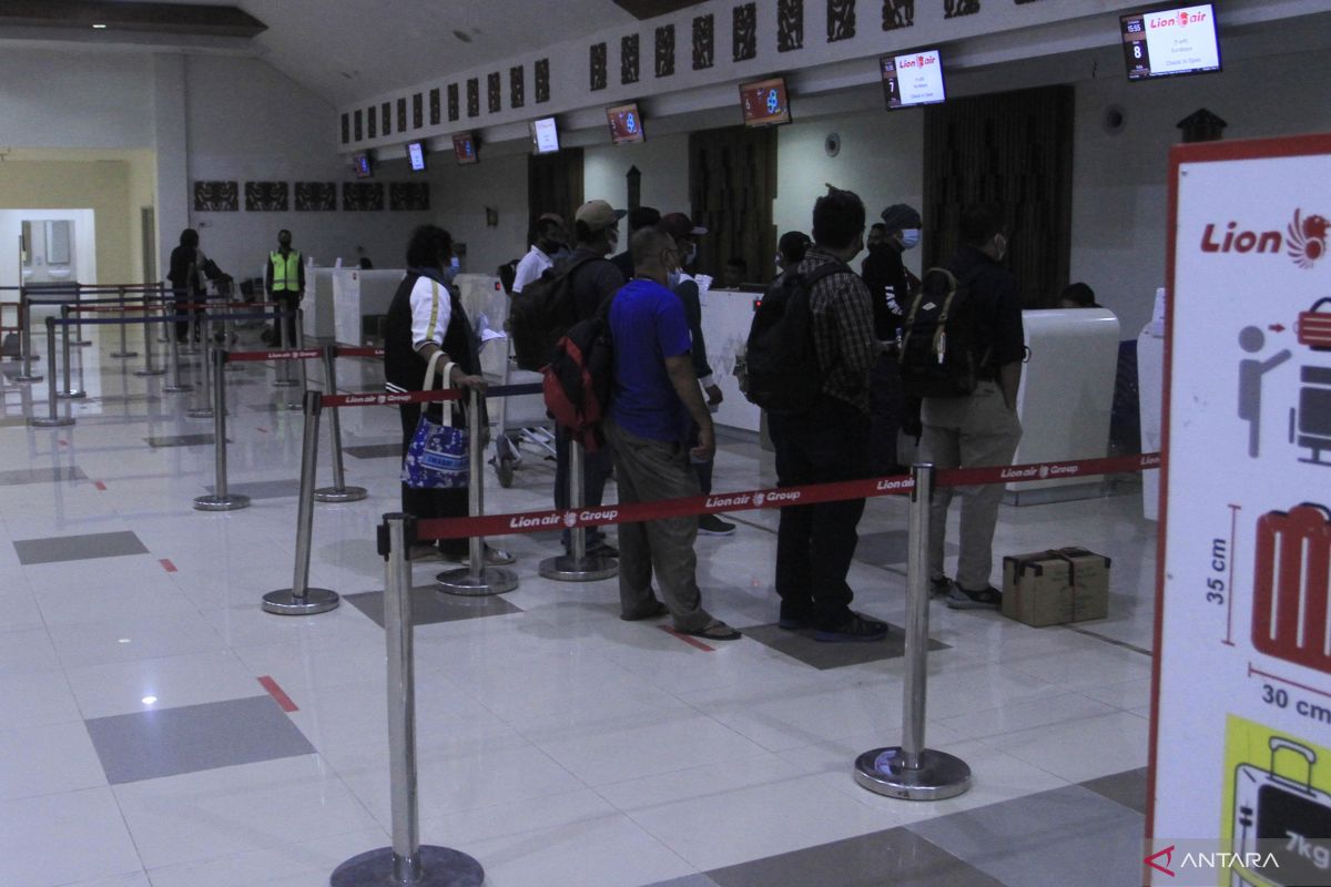 Bandara El Tari masih sepi penumpang setelah penghapusan tes COVID