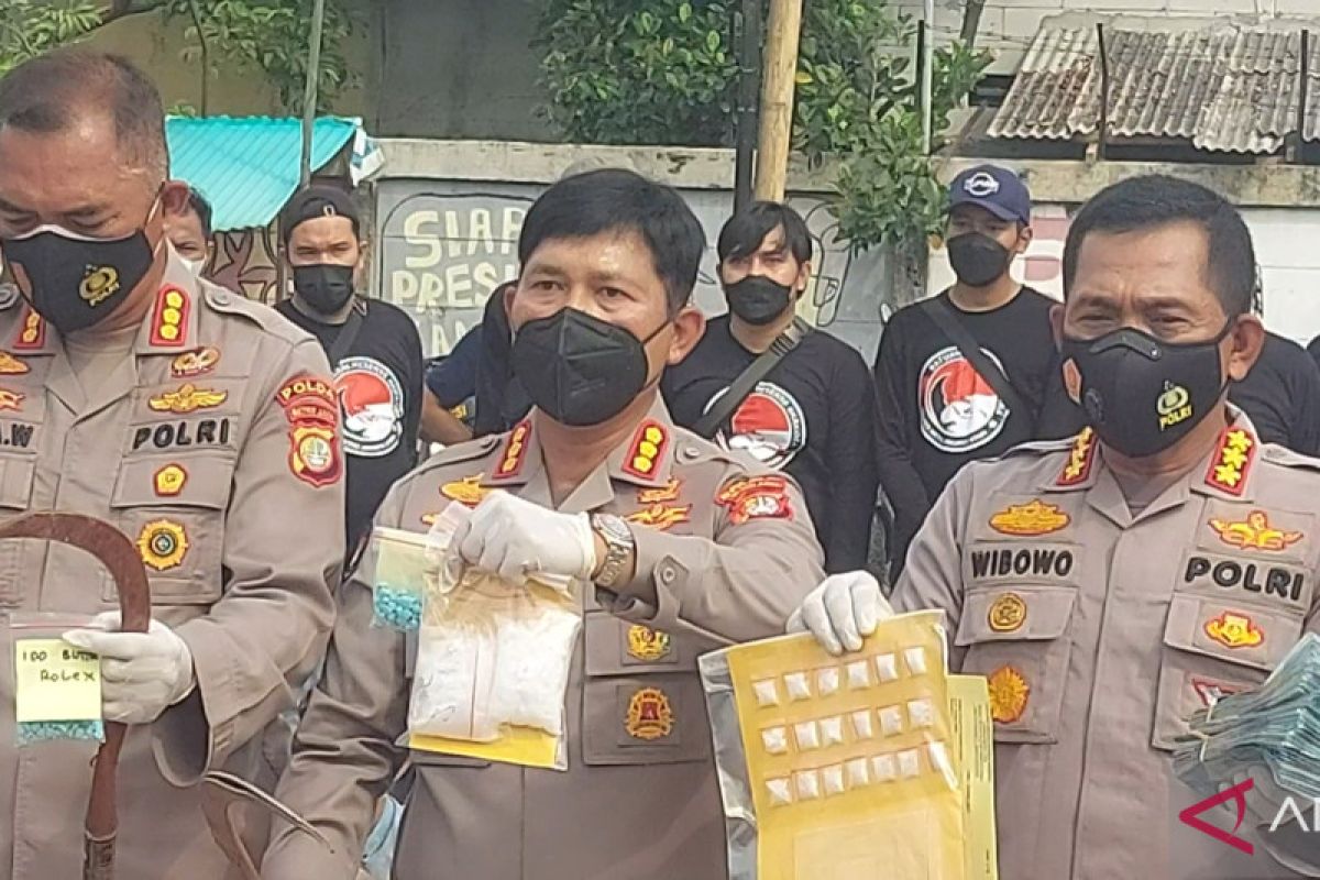 Ratusan personel gabungan gerebek Kampung Bahari berantas narkoba