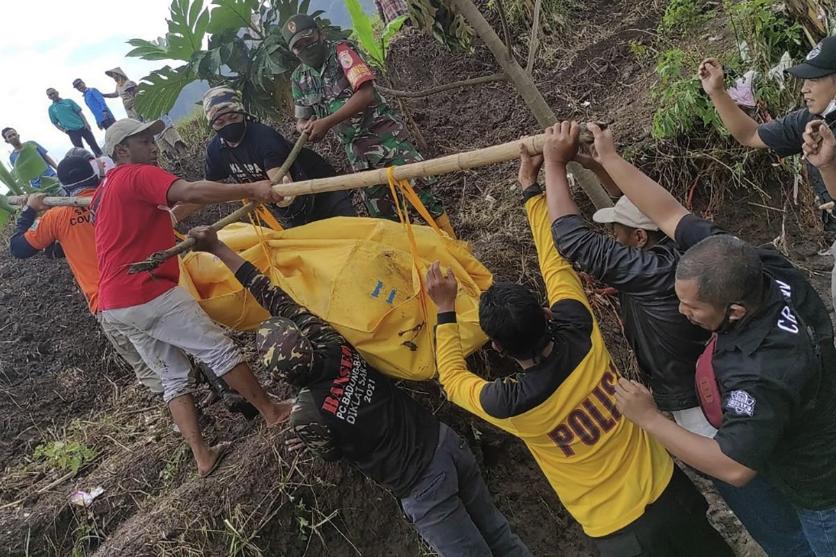 Korban terseret arus banjir di Lawang ditemukan meninggal