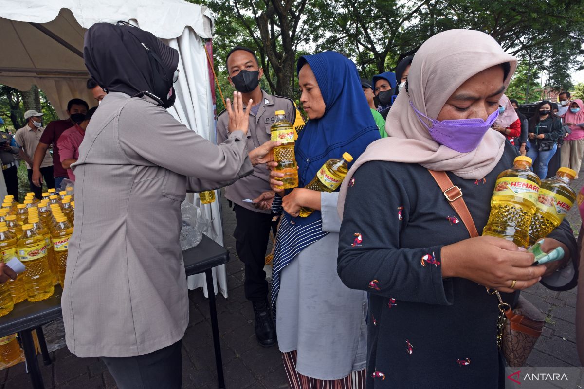 Langkah tegas Mendag perlancar distribusi minyak goreng dinilai tepat